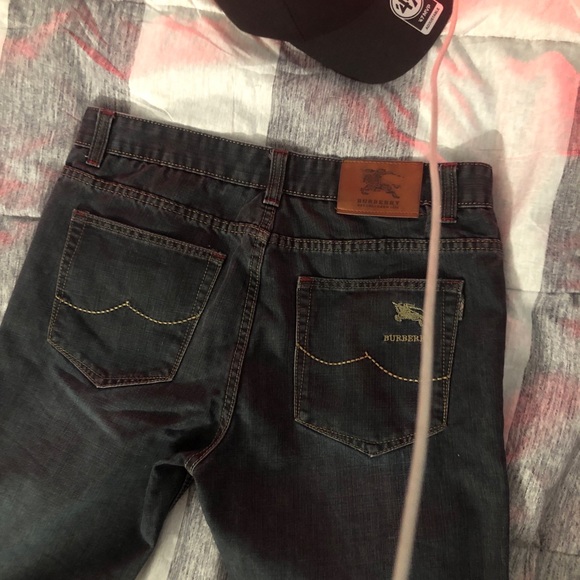 Burbary London - Picture 2 of 2